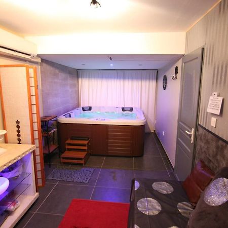 SUITE spa accès autonome Beaucaire  Extérieur photo