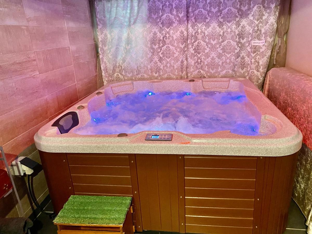 SUITE spa accès autonome Beaucaire  Extérieur photo