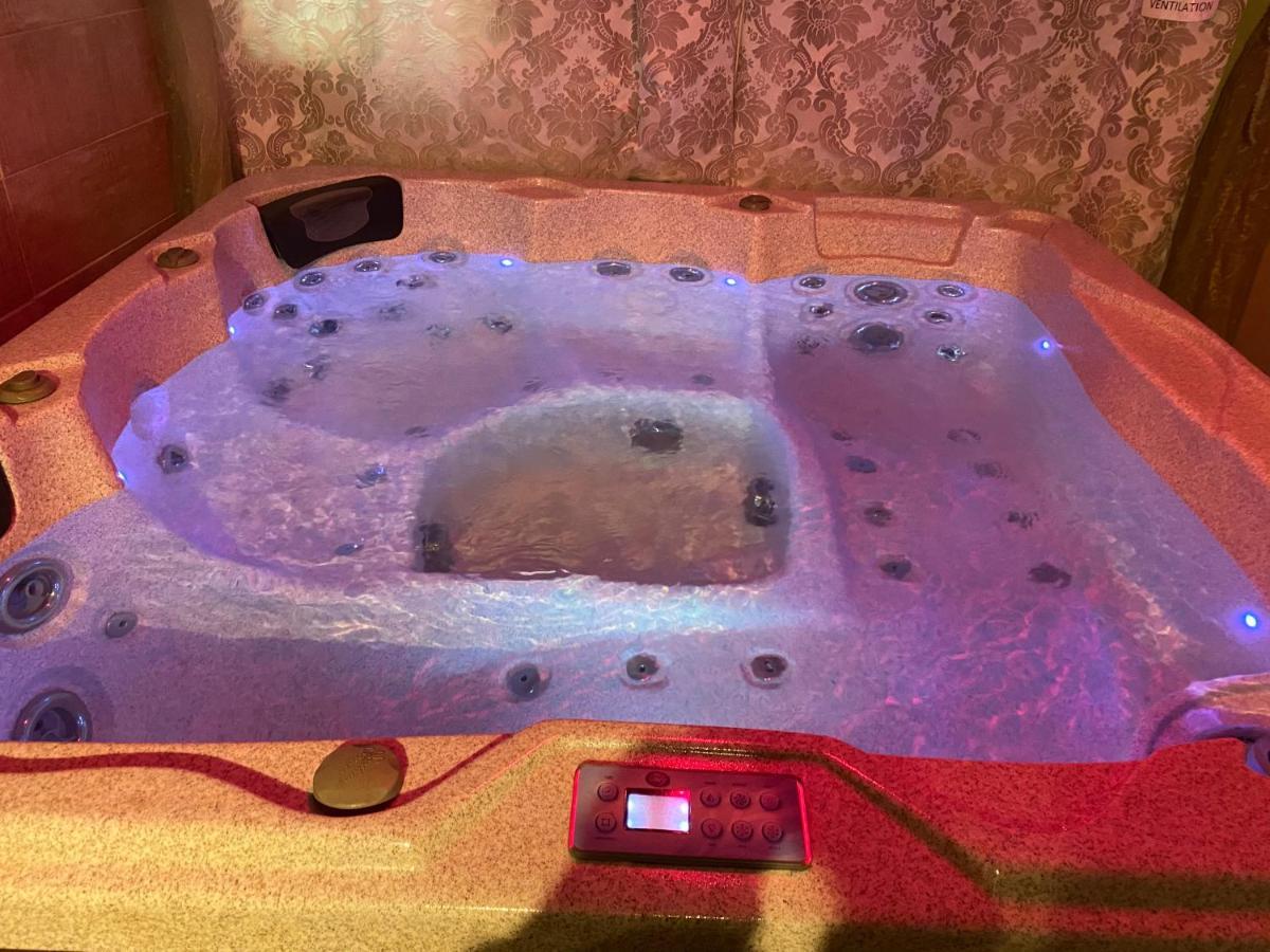 SUITE spa accès autonome Beaucaire  Extérieur photo