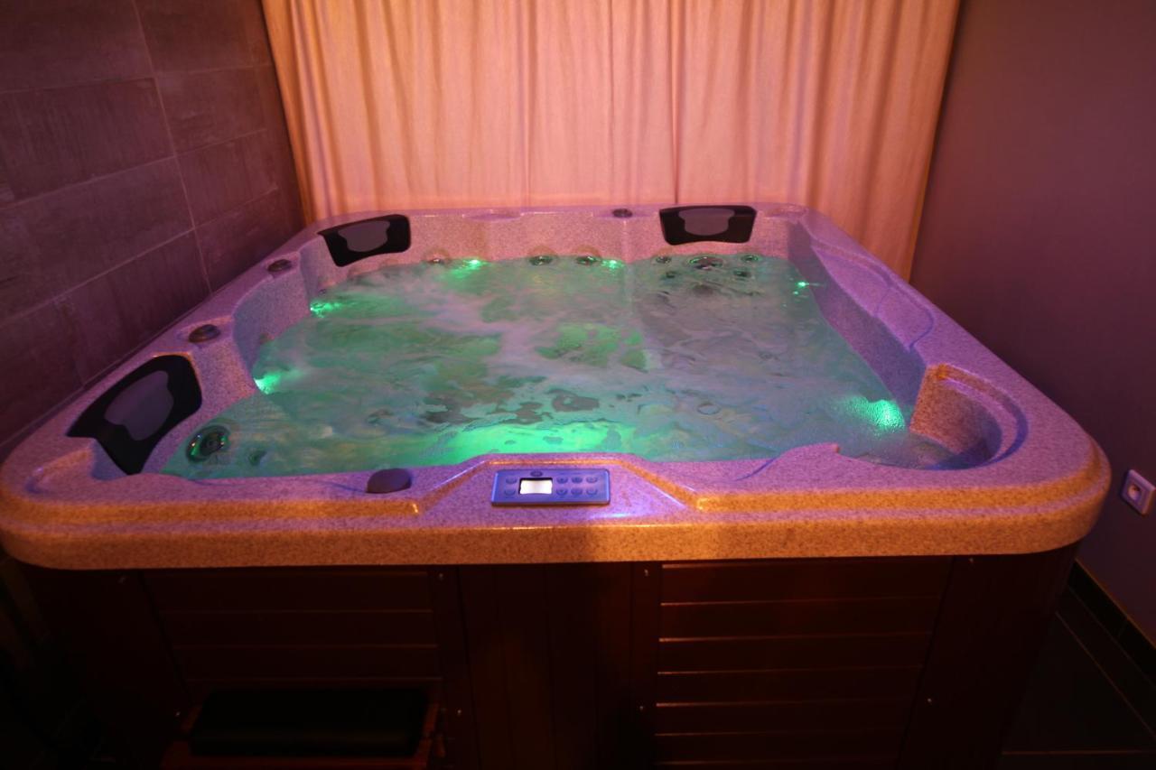 SUITE spa accès autonome Beaucaire  Extérieur photo